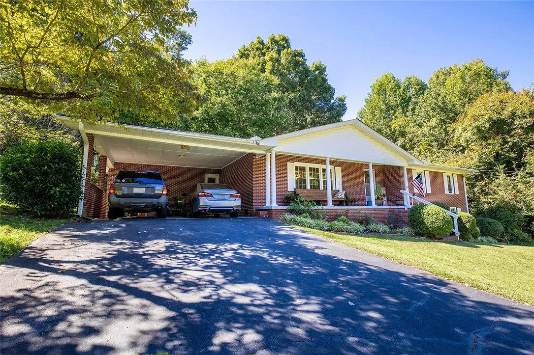 Property image 3 at 109 Willow Creek Circle, Seneca, SC 29678