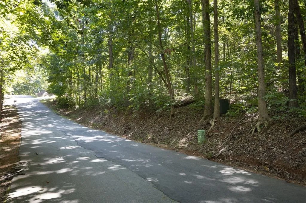 000 Parkview Drive