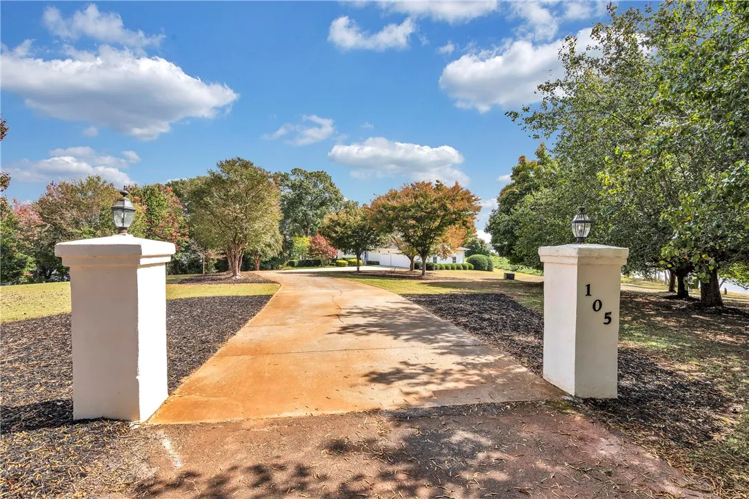 Property image 2 at 105 Chefs House Way, Townville, SC 29689