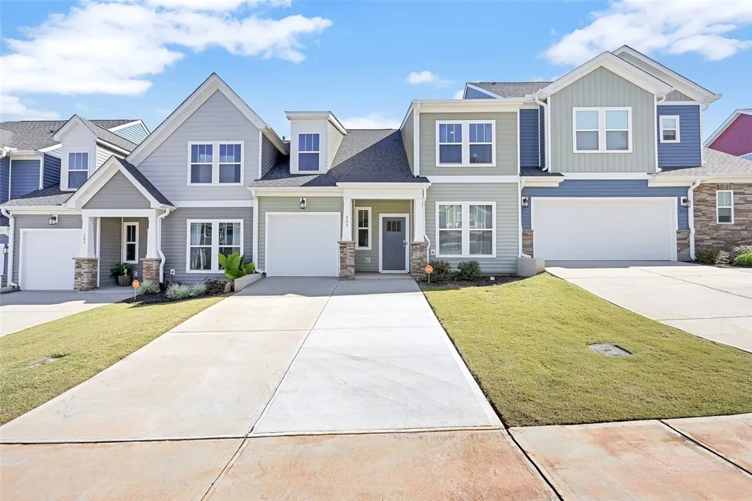Property image 2 at 205 Rosecroft Drive, Easley, SC 29642