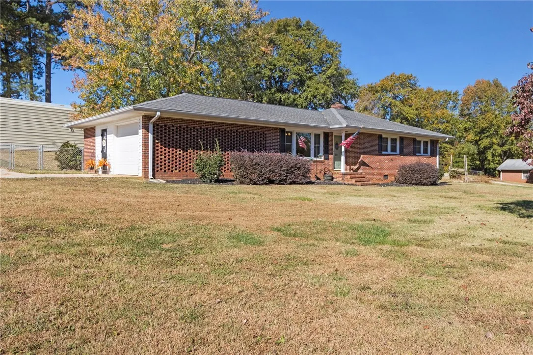 301 Hembree Road