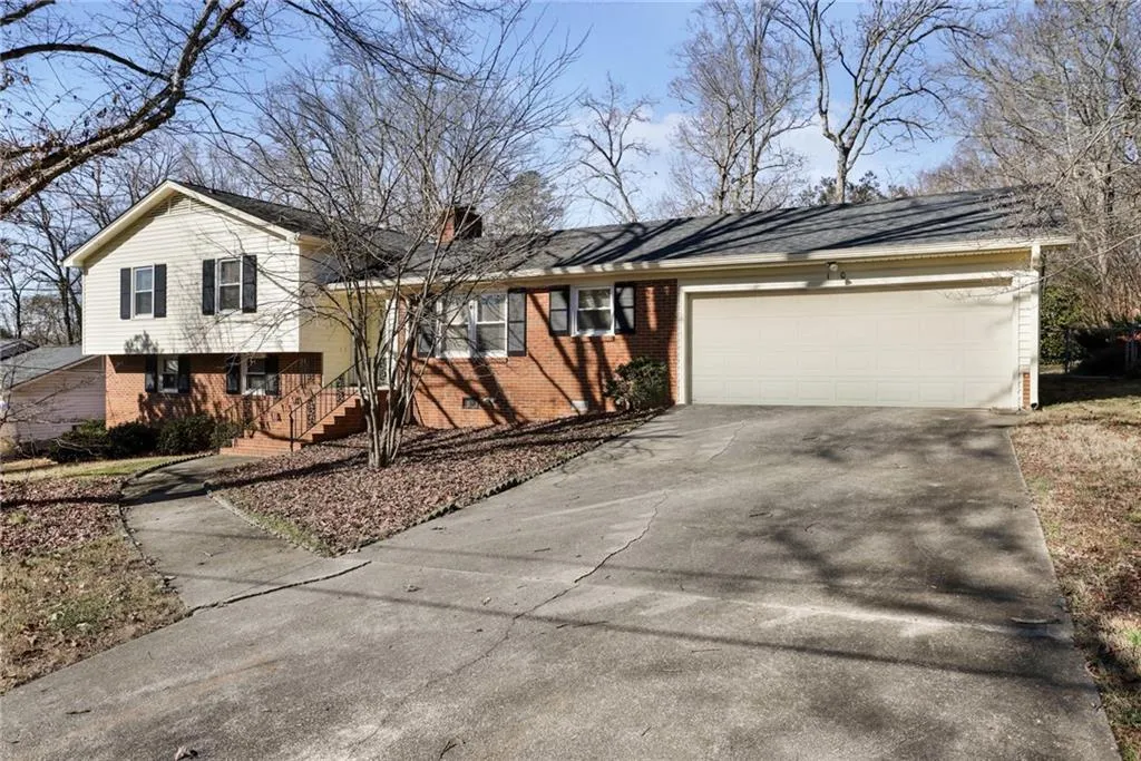 Property image 2 at 10 Wayne Drive, Taylors, SC 29687