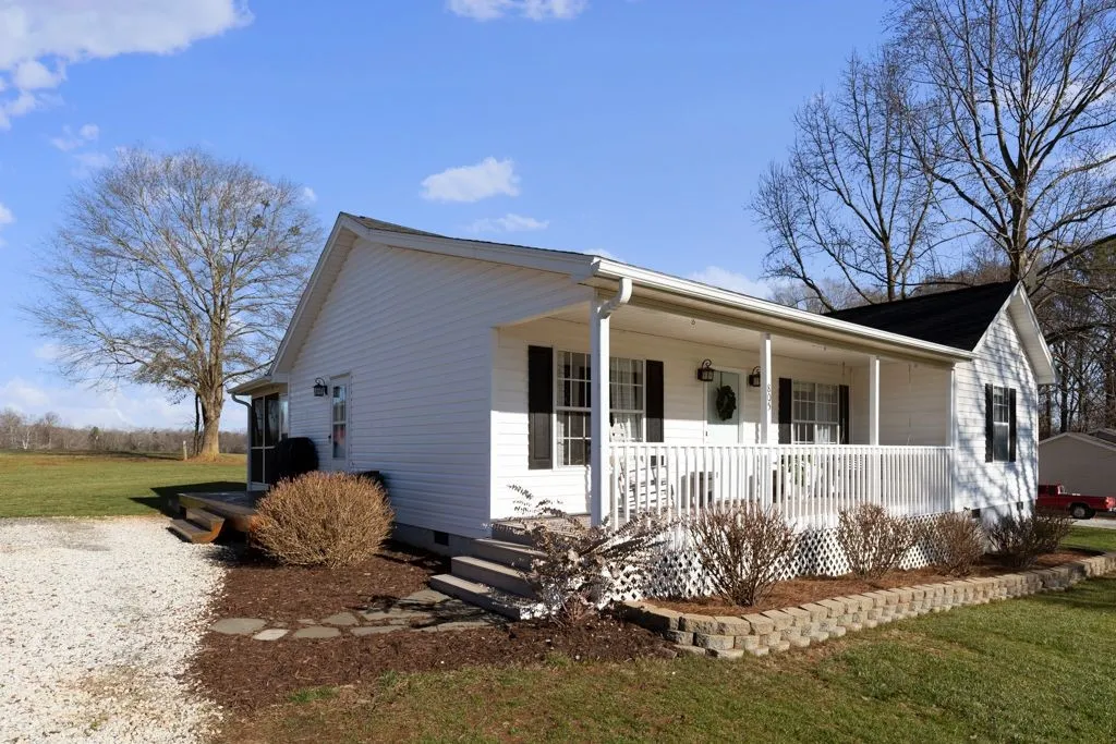 Property image 2 at 805 Sunview Drive, Seneca, SC 29678