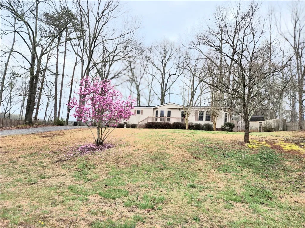 105 Montague Lane