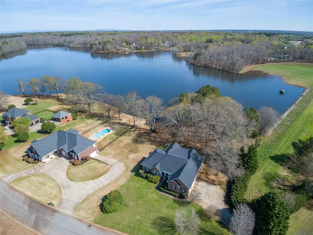 Property image 5 at 202 Waterfront Drive, Williamston, SC 29697