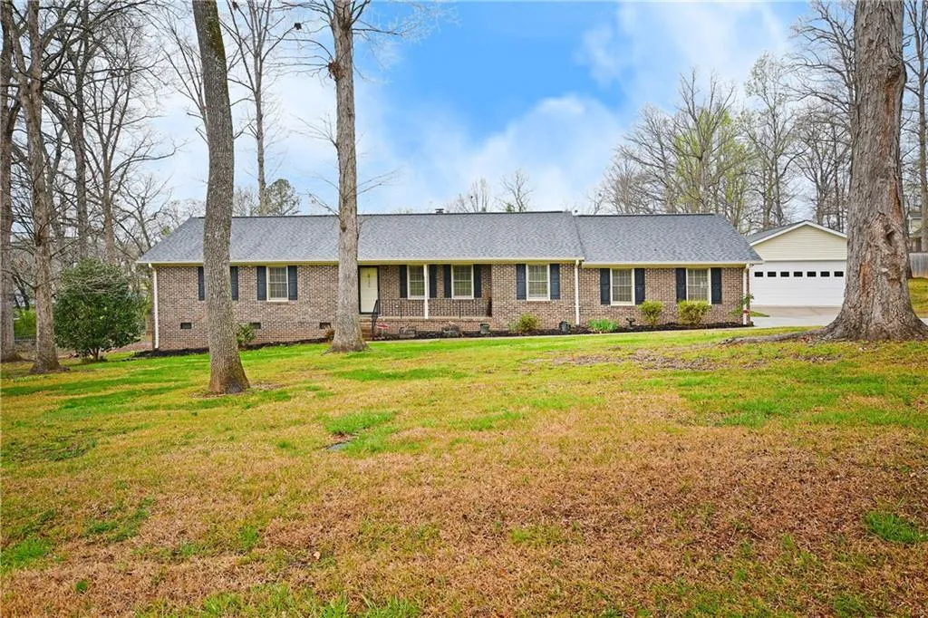 125 White Oak Drive