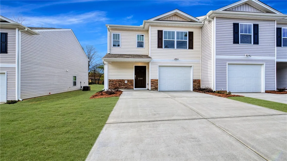 Property image 1 at 208 Oakmont Valley Trail, Seneca, SC 29678