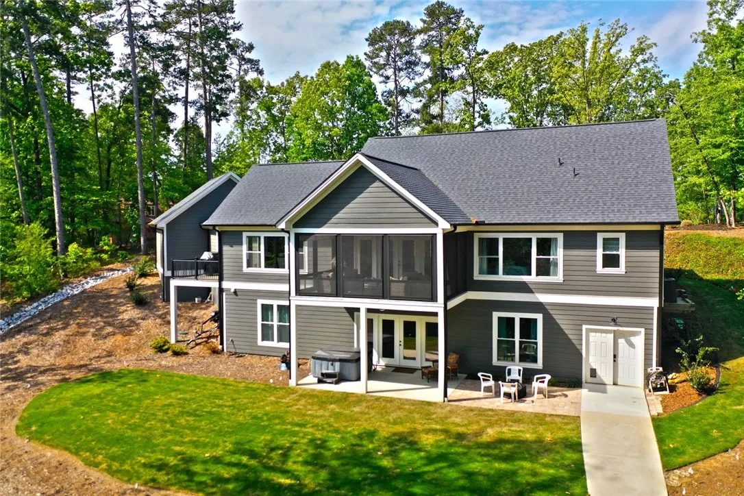 Property image 3 at 802 Clearlake Point, Seneca, SC 29672
