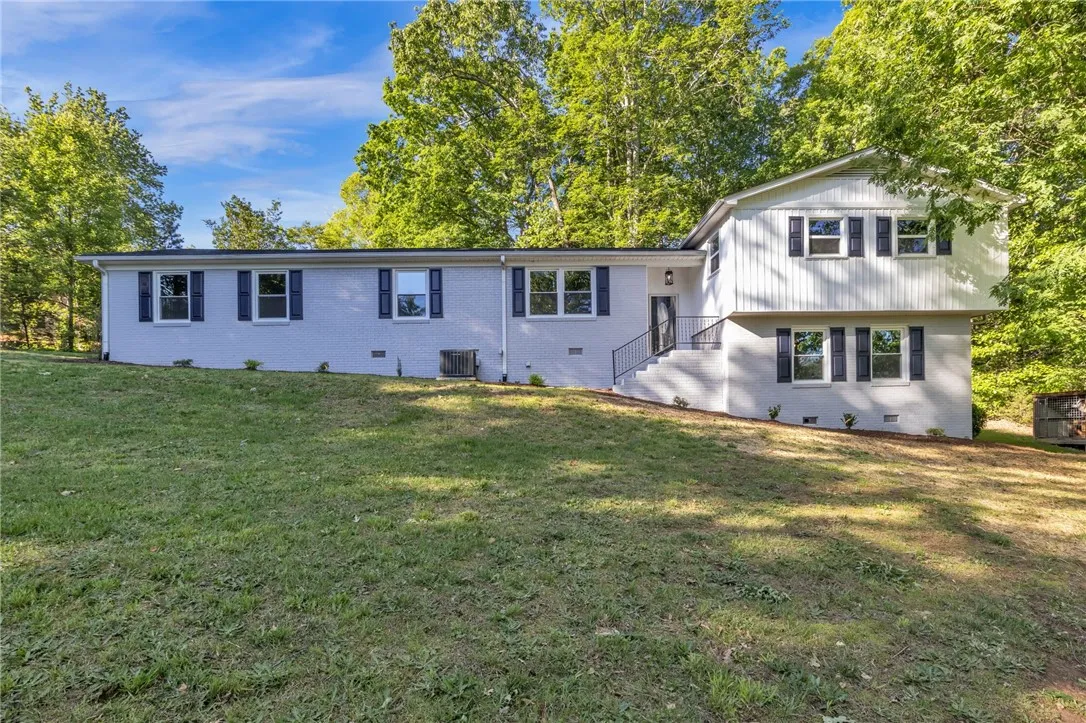 Property image 1 at 100 Bella Vista Drive, Easley, SC 29640