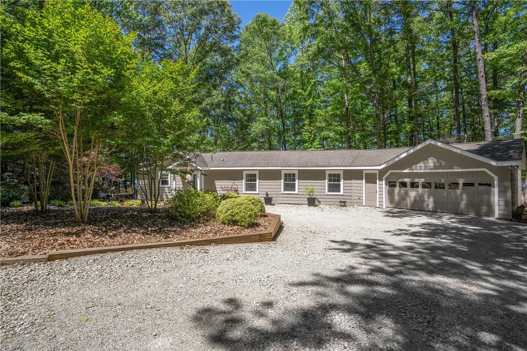 Property image 2 at 243 Lake View Court, Lavonia, GA 30553