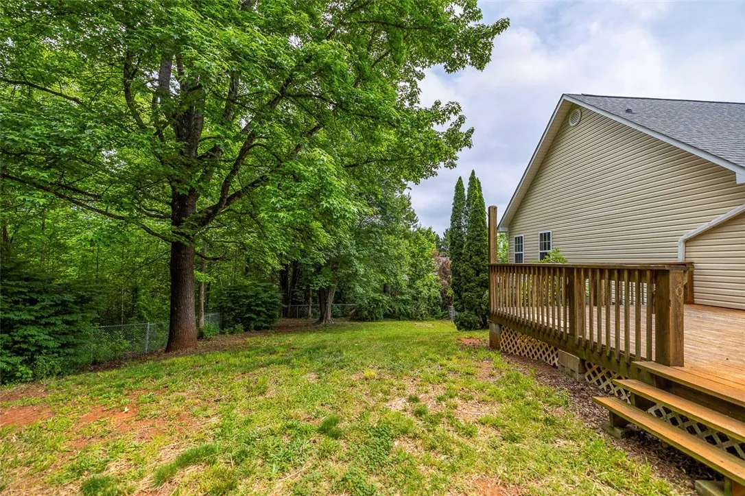Property image 3 at 220 Lakewood Drive, Pickens, SC 29671