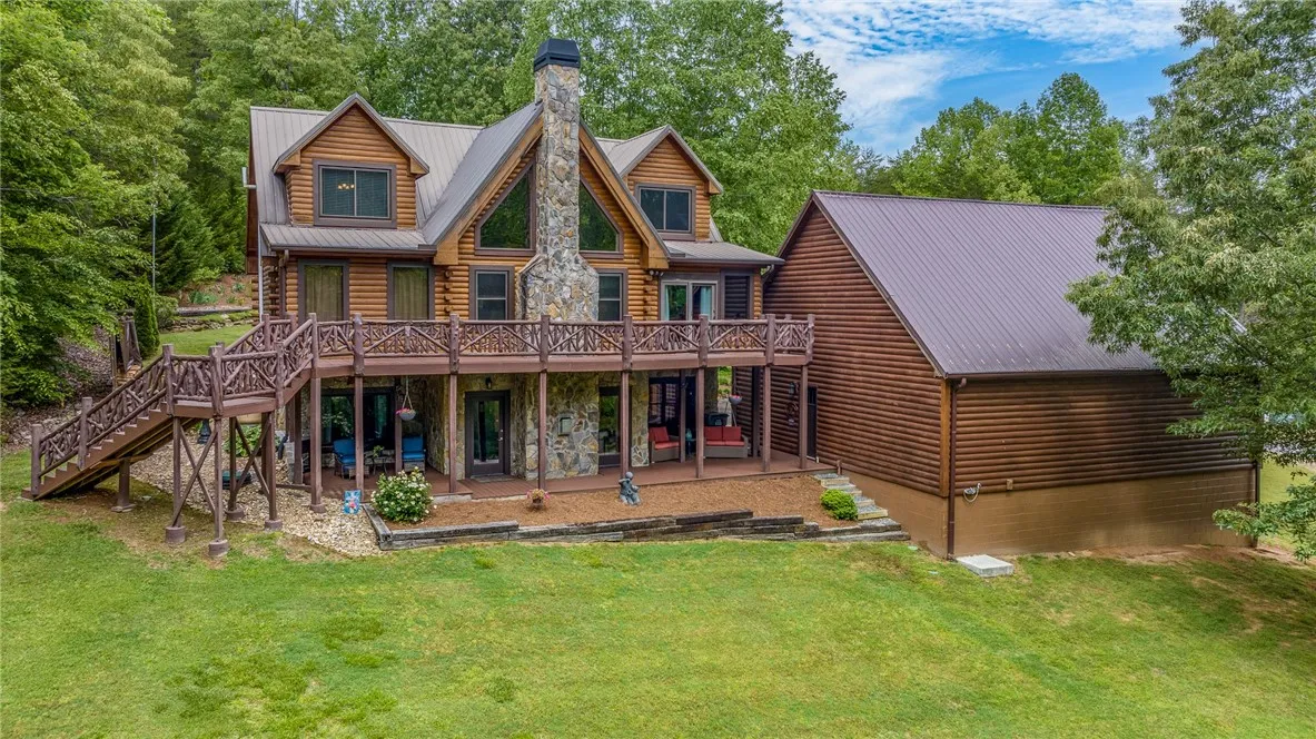 Property image 1 at 105 Woodmere Drive, Pickens, SC 29671