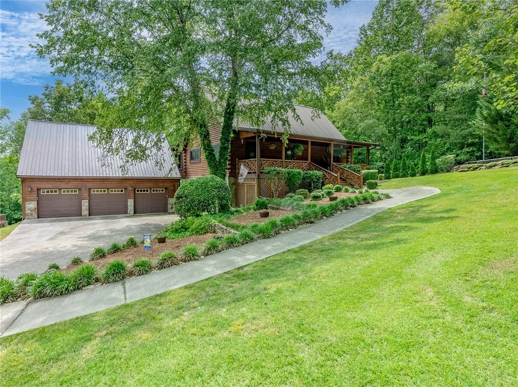 Property image 2 at 105 Woodmere Drive, Pickens, SC 29671