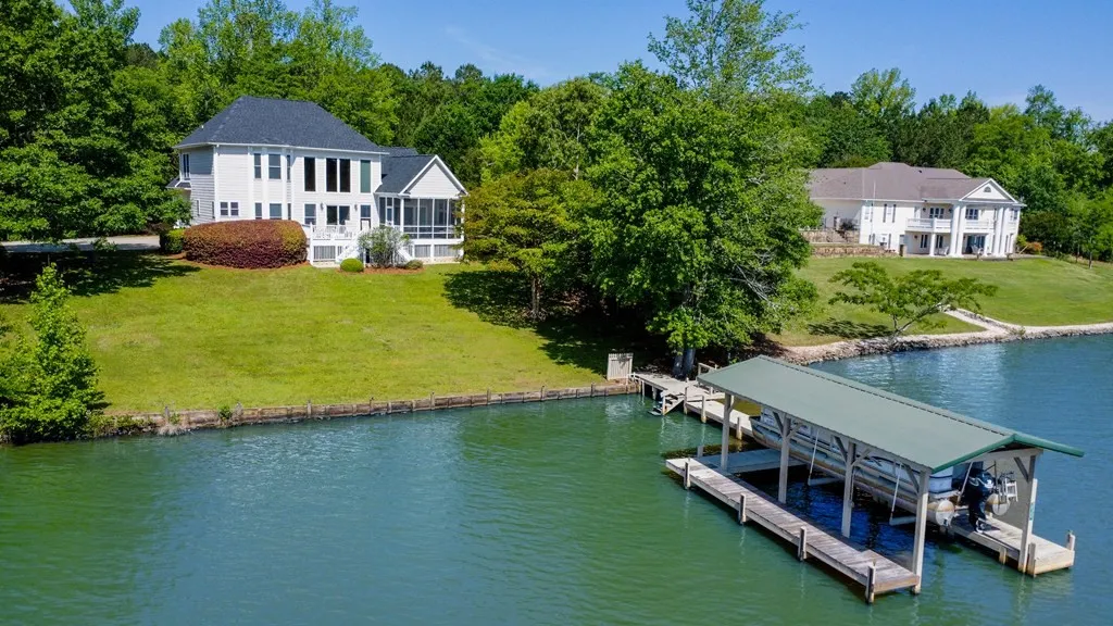 Property image 2 at 732 Eagles Harbor Drive, Hodges, SC 29653