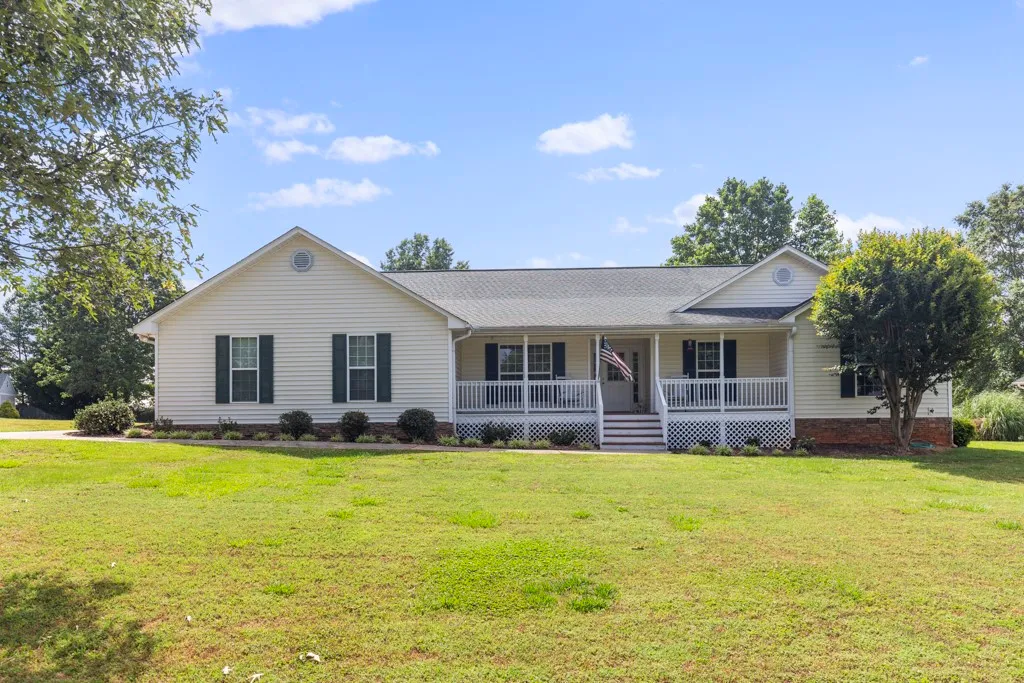 112 Falcons View Court