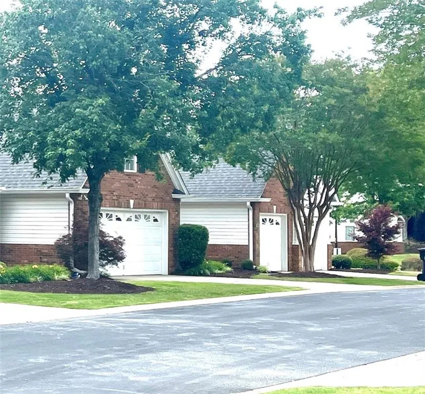 Property image 3 at 416 Windbrooke Circle, Greenville, SC 29615