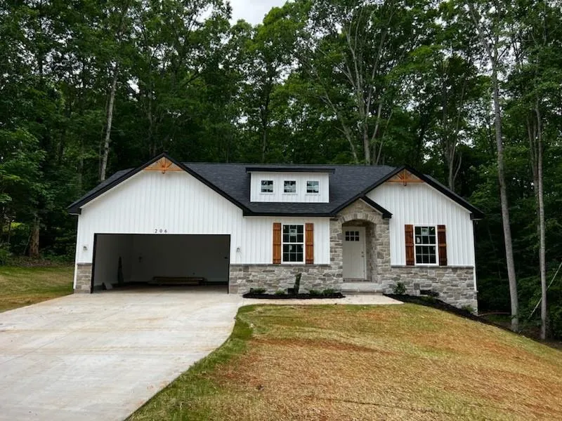 Property image 1 at 206 King Arthur Drive, Anderson, SC 29621