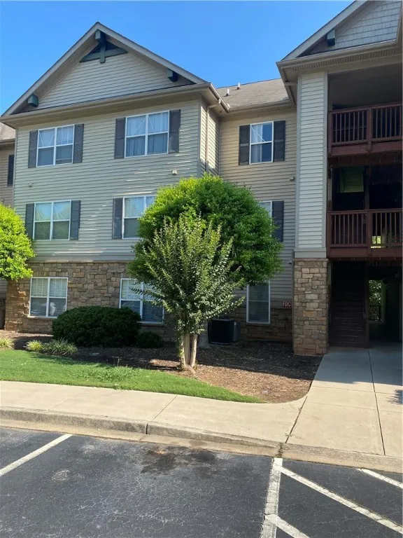 Property image 1 at 401 Harts Cove Way, Seneca, SC 29678