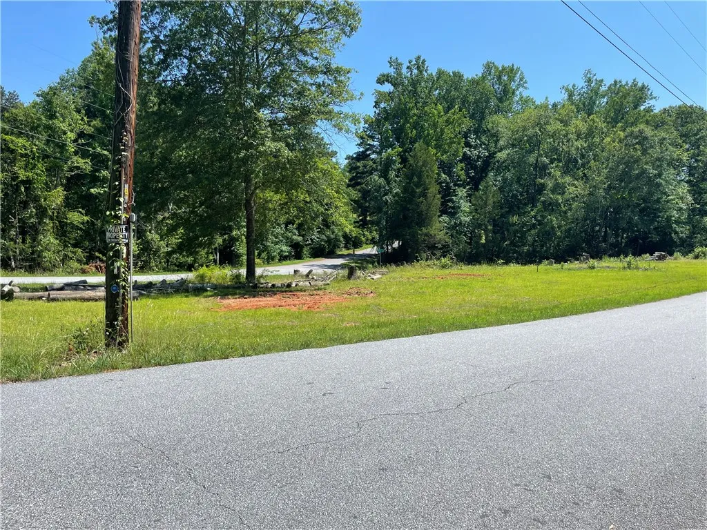 130 Pikes Lane