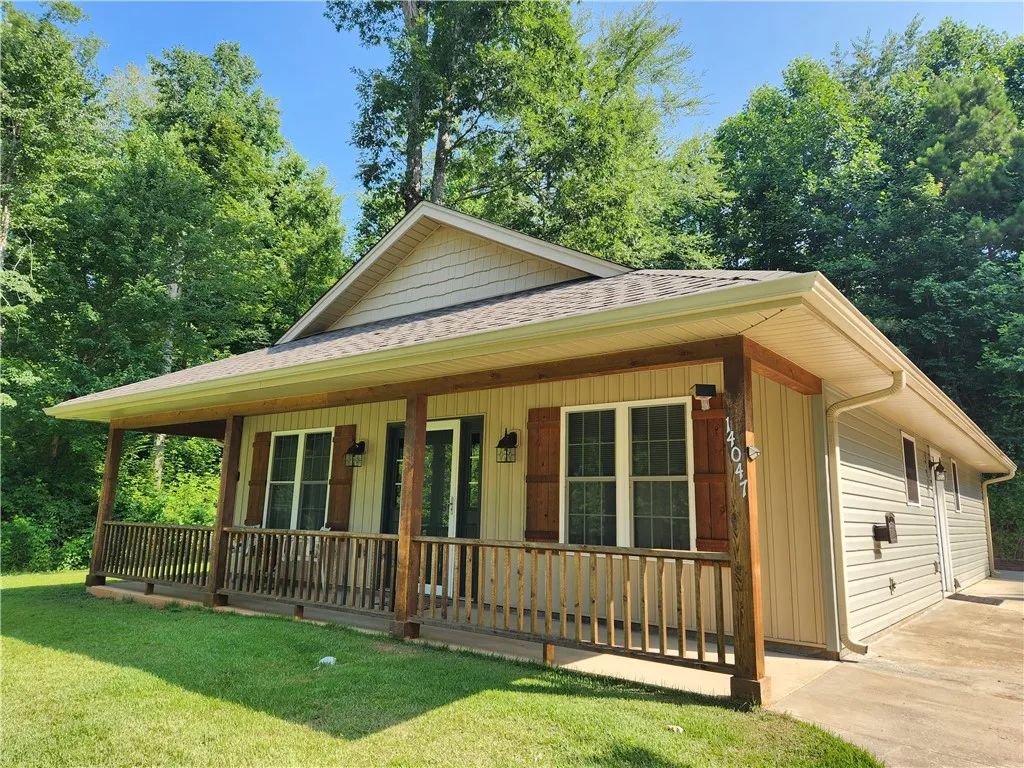 Property image 3 at 14047 Camelia Lane, Seneca, SC 29678