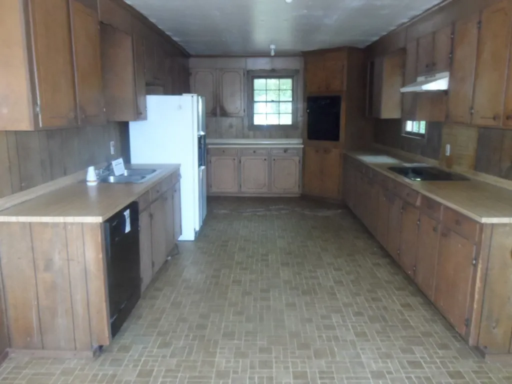 Property image 2 at 802 Dogwood Lane, Townville, SC 29689
