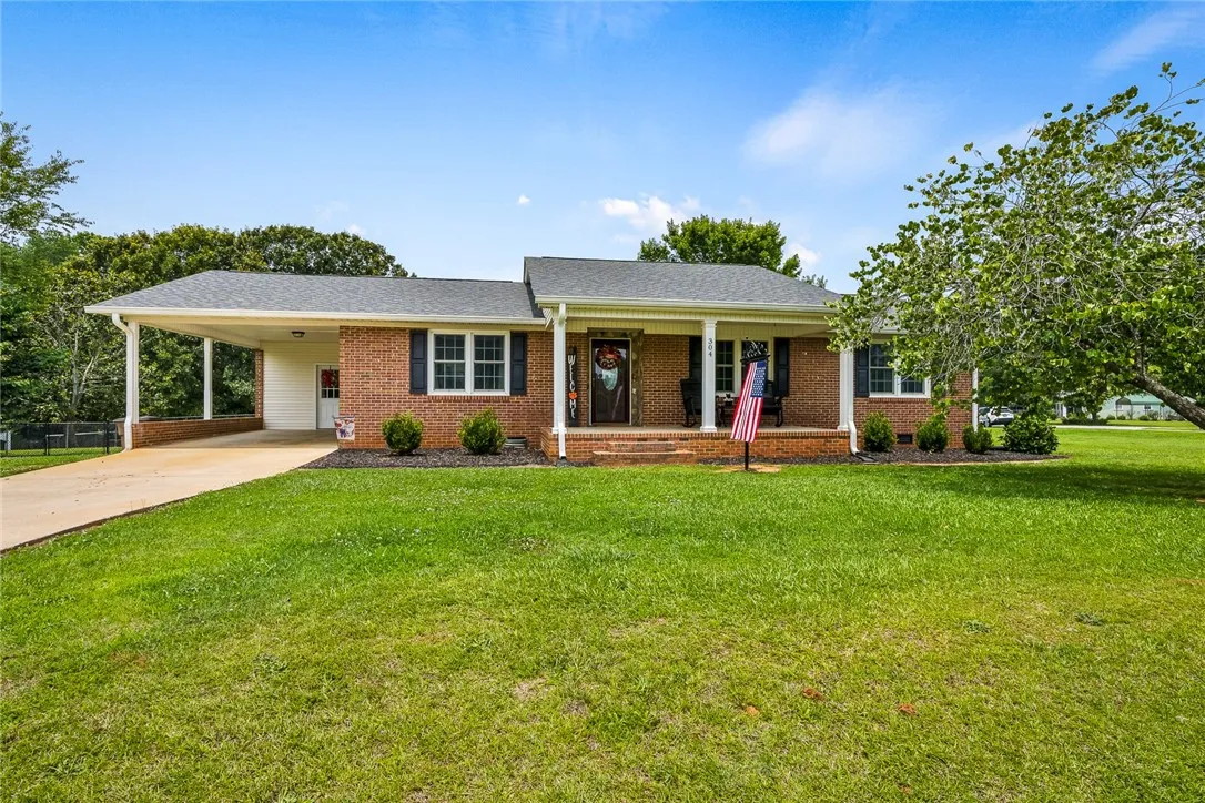 304 Hogg Road