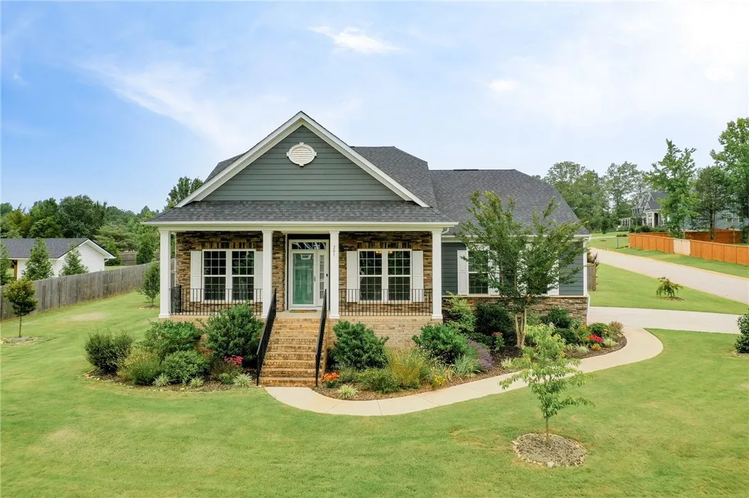201 Sparrow Drive