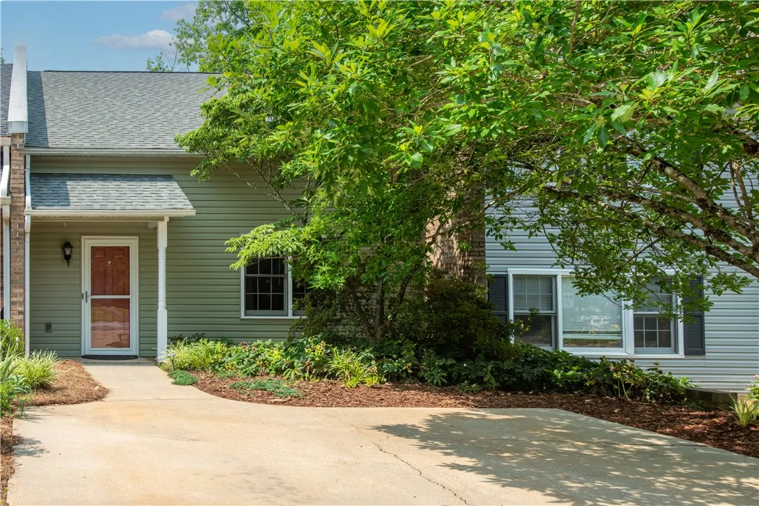 14004 Camelia Lane