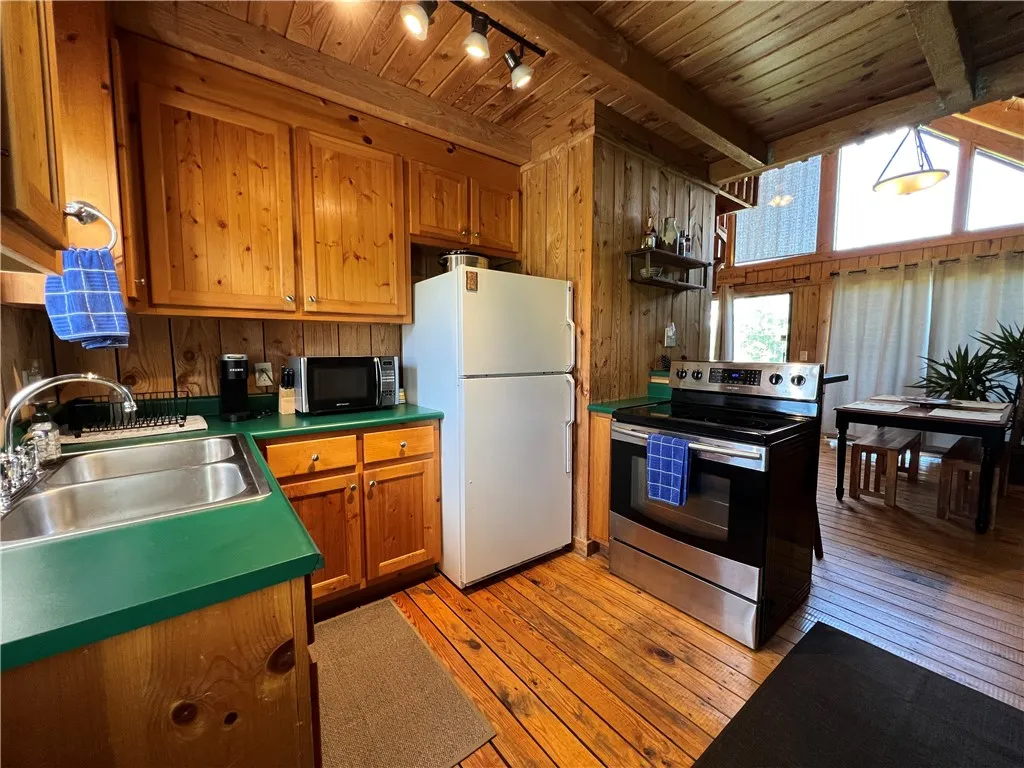 Property image 5 at 3 Kitty Hawk Lane, Six Mile, SC 29682