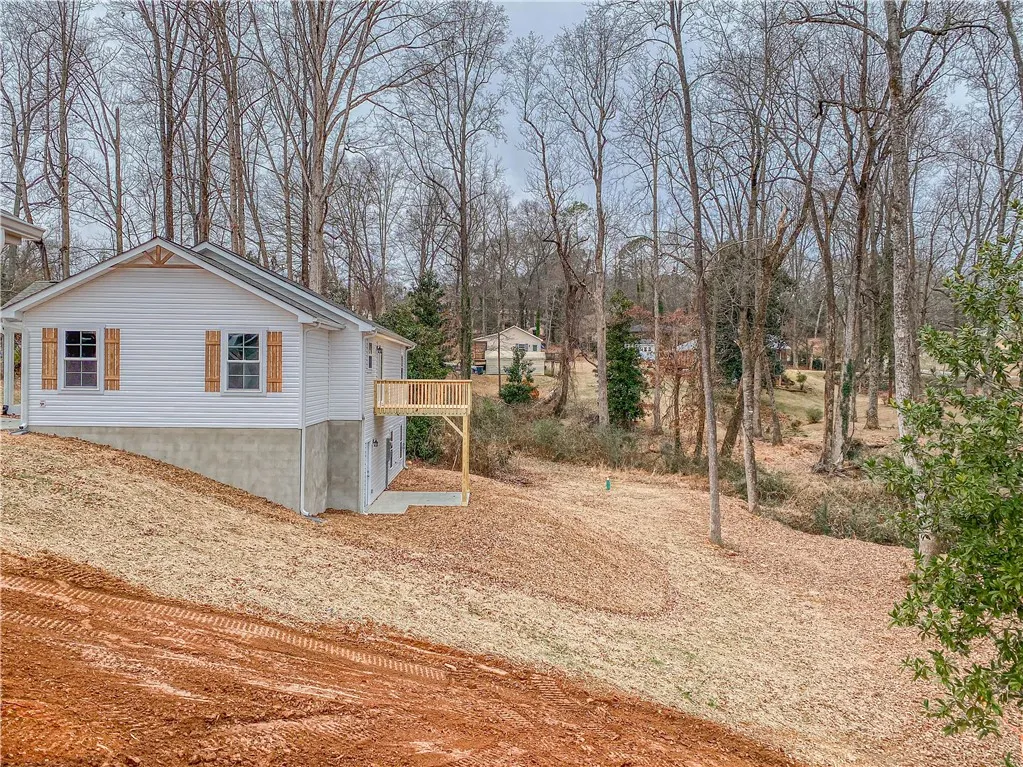 Property image 3 at 413 Sherwood Drive, Seneca, SC 29678