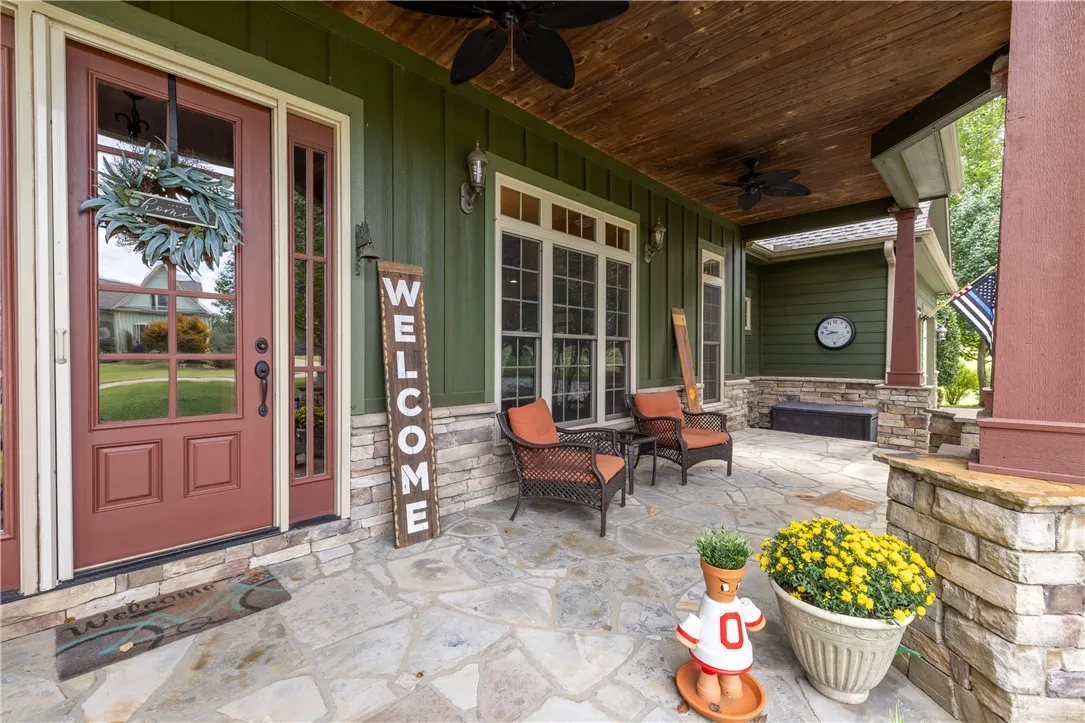 Property image 2 at 402 Home Stretch Drive, Seneca, SC 29672