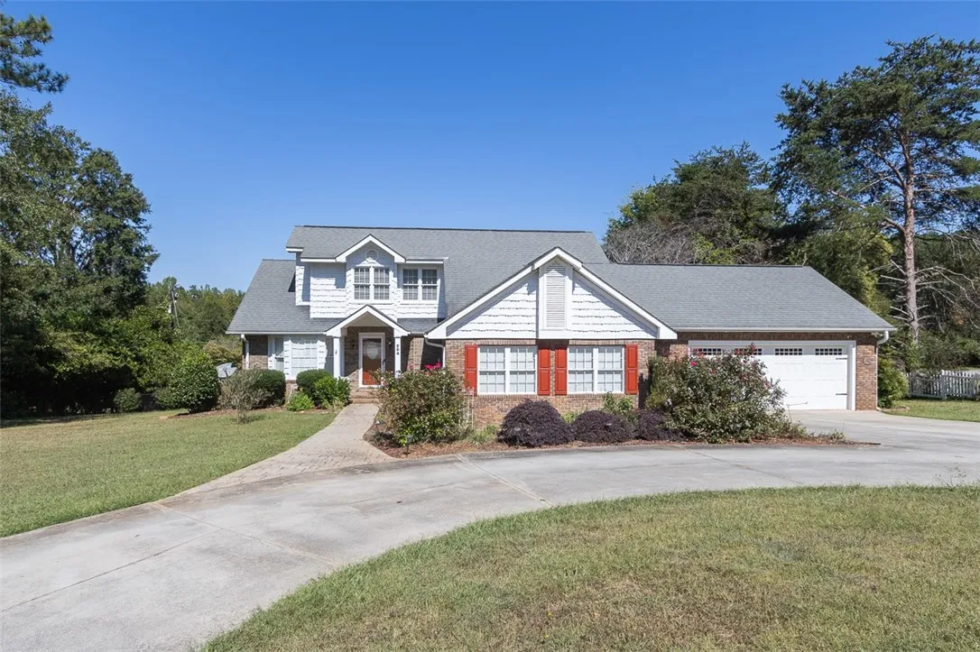 204 Oakwood Estates Drive