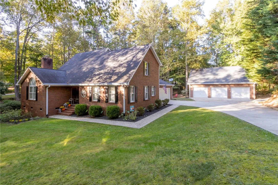 Property image 3 at 14010 Rhine Court, Seneca, SC 29672