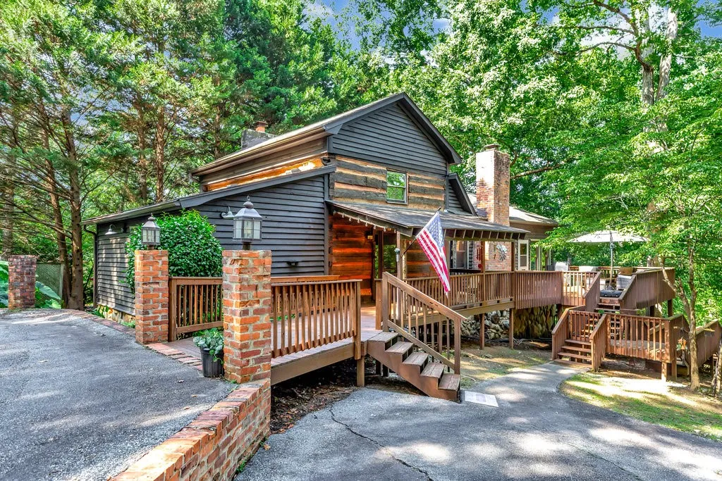 13052 Mohawk Path