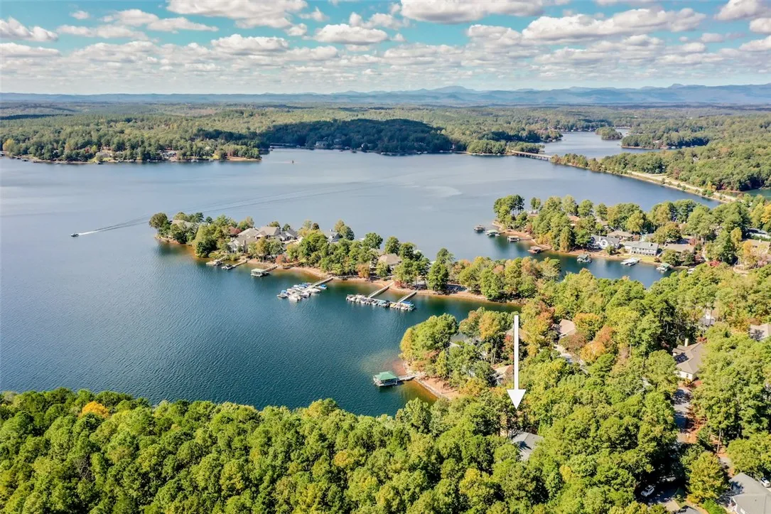 Property image 4 at 6 Lakeside Drive, Salem, SC 29676