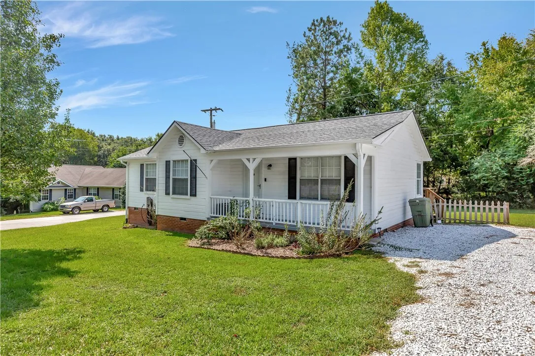 Property image 2 at 220 Wesleyan Drive, Central, SC 29630
