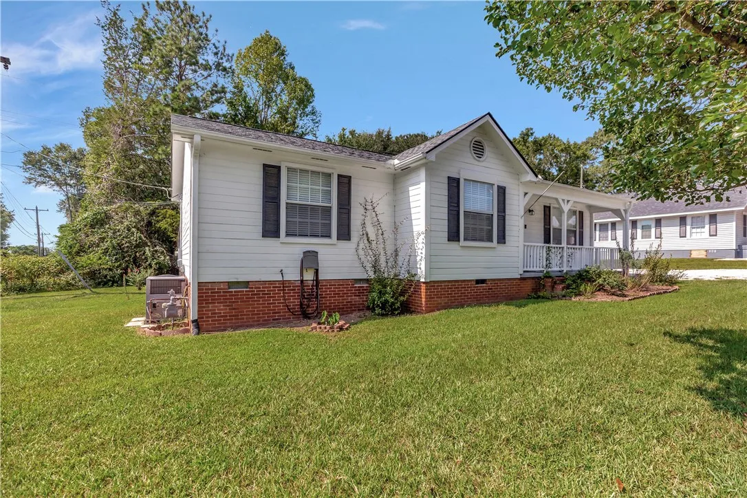 Property image 3 at 220 Wesleyan Drive, Central, SC 29630