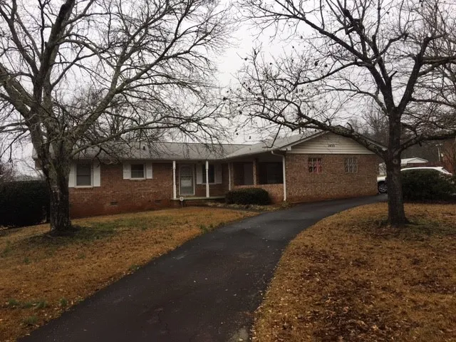 1453 E. Tamassee Lane