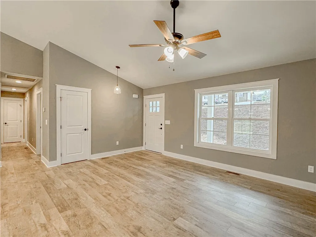 Property image 4 at 415 Sherwood Drive, Seneca, SC 29678