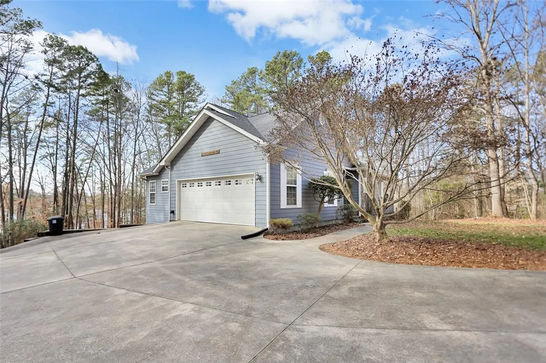 Property image 2 at 707 Marina Pointe Court, Seneca, SC 29672