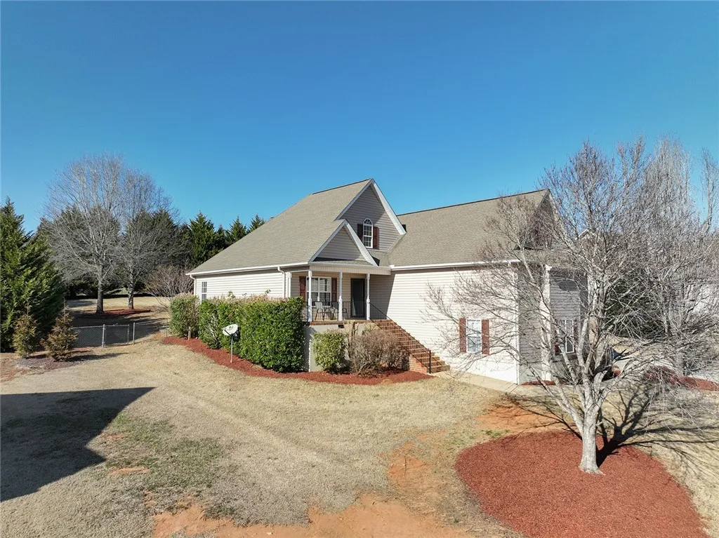 Property image 4 at 3 Anastasia Court, Easley, SC 29642