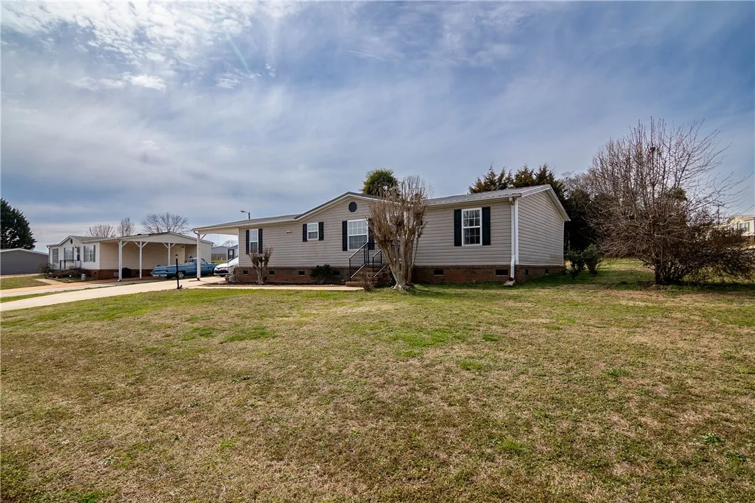 Property image 2 at 102 Lauren Flynn Drive, Anderson, SC 29626