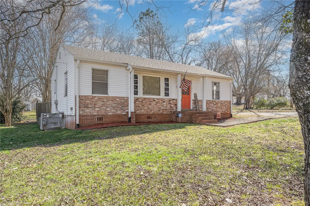 Property image 2 at 700 Greenville Street, Pendleton, SC 29670