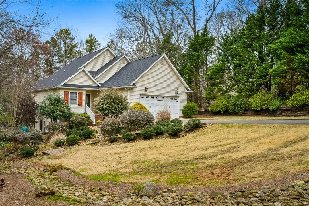 Property image 2 at 113 Paradise Circle, Townville, SC 29689