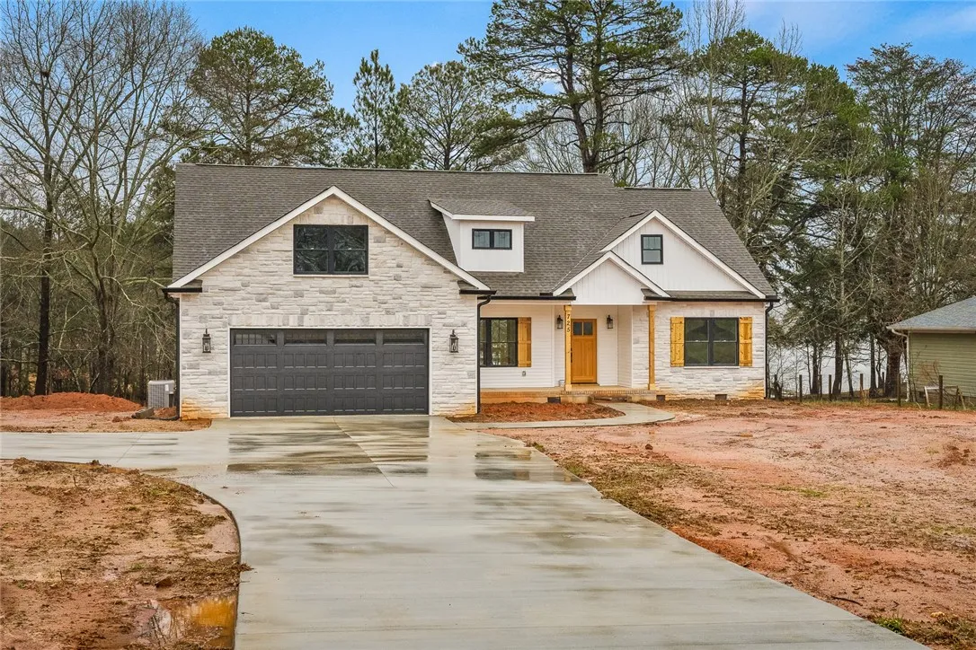 Property image 2 at 725 Coneross Creek Road, Seneca, SC 29678