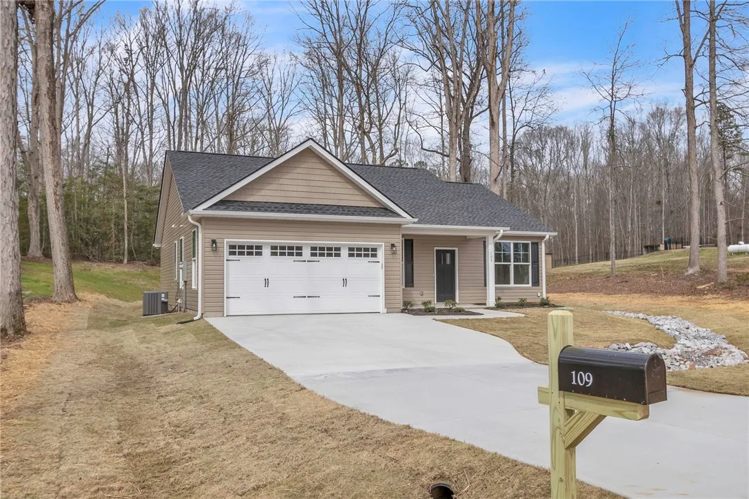 Property image 2 at 109 Brookside Circle, Honea Path, SC 29654