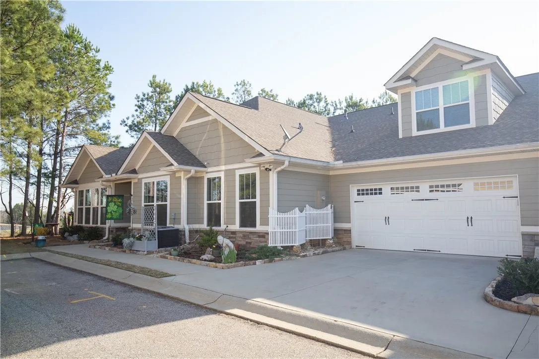 Property image 1 at 162 Preston Ridge Drive, Seneca, SC 29672