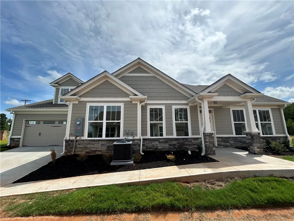Property image 4 at 260 Meridian Way, Seneca, SC 29672