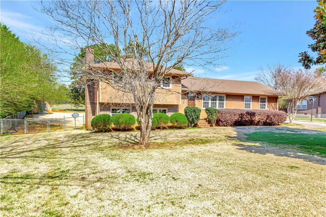 Property image 3 at 108 Stonebrook Drive, Seneca, SC 29672
