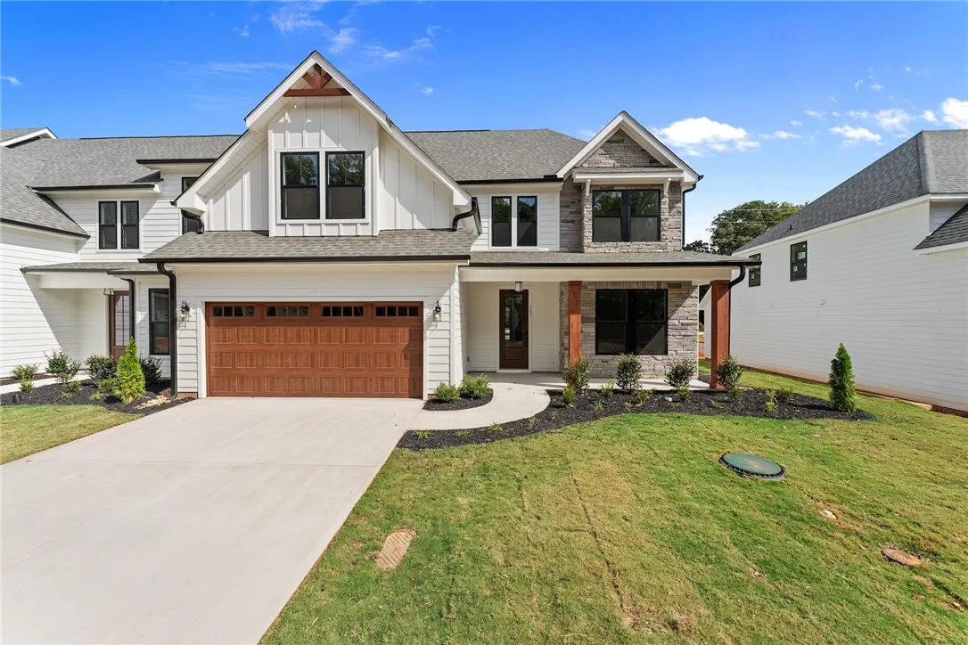 Property image 1 at 305 Breakwater Lane, Seneca, SC 29678